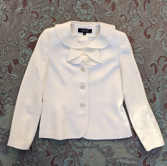 Preppy Ruffle Collar Blazer - Picture 3 of 7